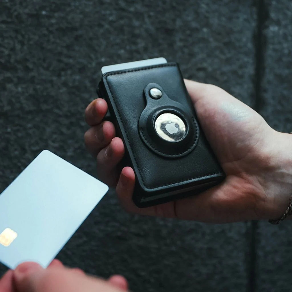 Carbon Fiber Wallet — Premium Feel for Expensive Taste